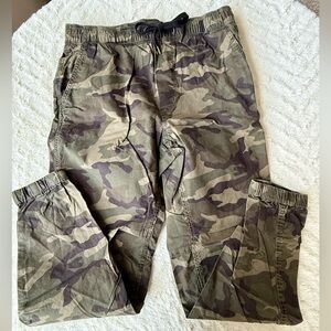 American Eagle Outfitters Men's Camo Cargo Joggers - Olive/Tan